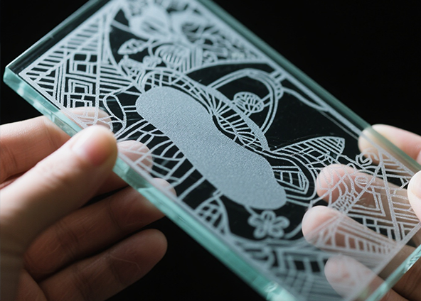 Mikä laserohjain minun pitäisi valita laserkaiverruslasille?