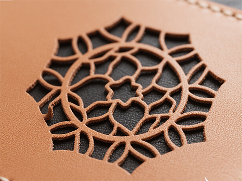 Visuaalinen laserohjain ja ei-visuaalinen laserohjain.